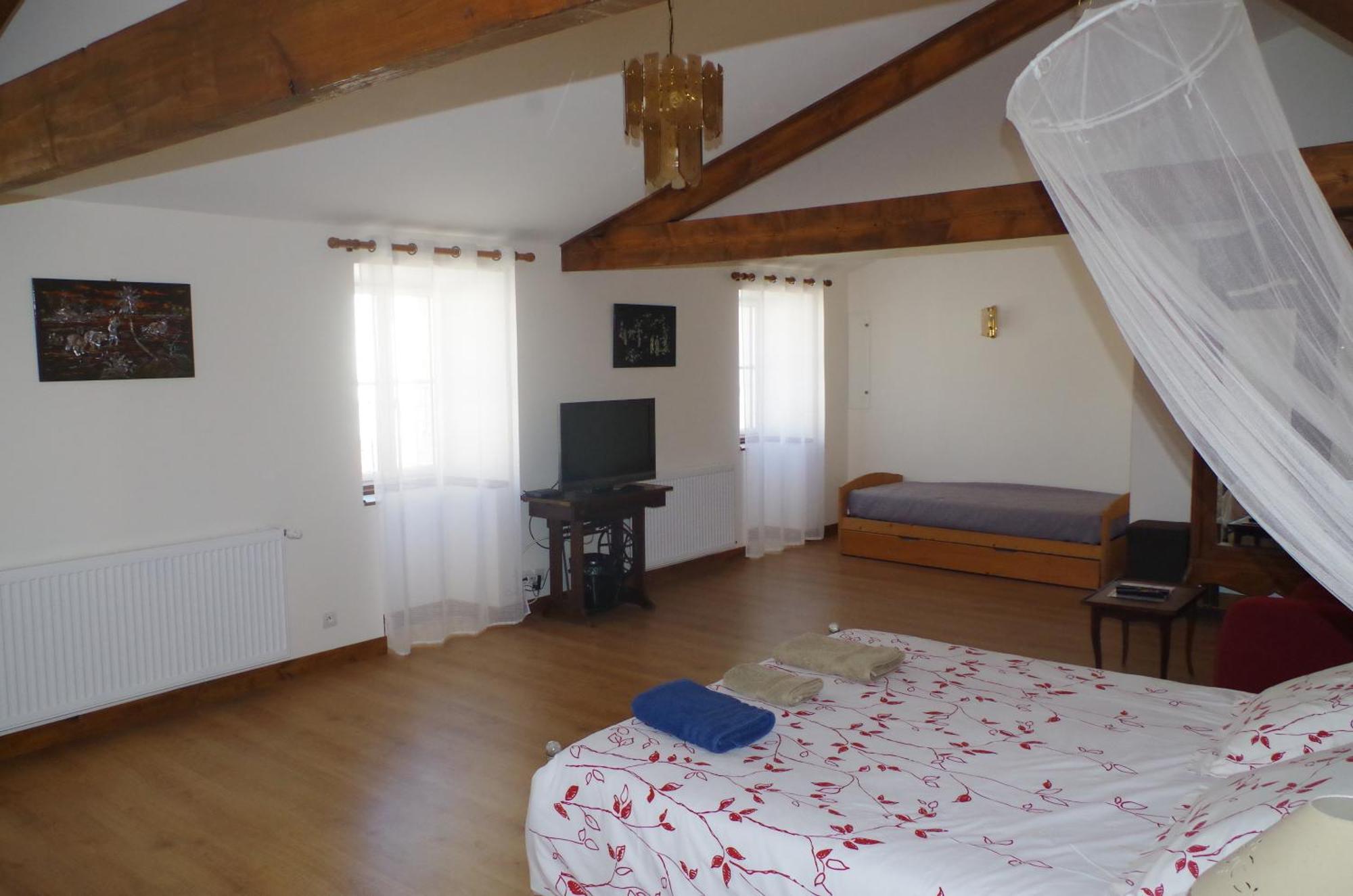 Maison D'Hotes Le Cadran Solaire Courcelles  Kamer foto