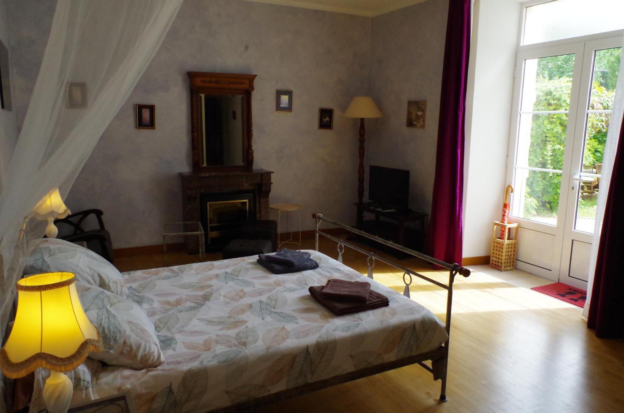 Maison D'Hotes Le Cadran Solaire Courcelles  Buitenkant foto